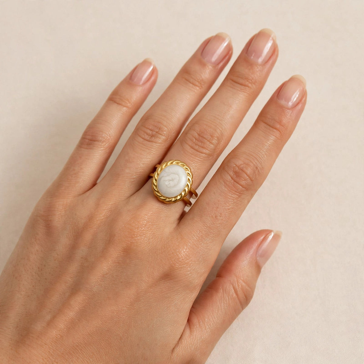 Anillo Cameo Neoclásico