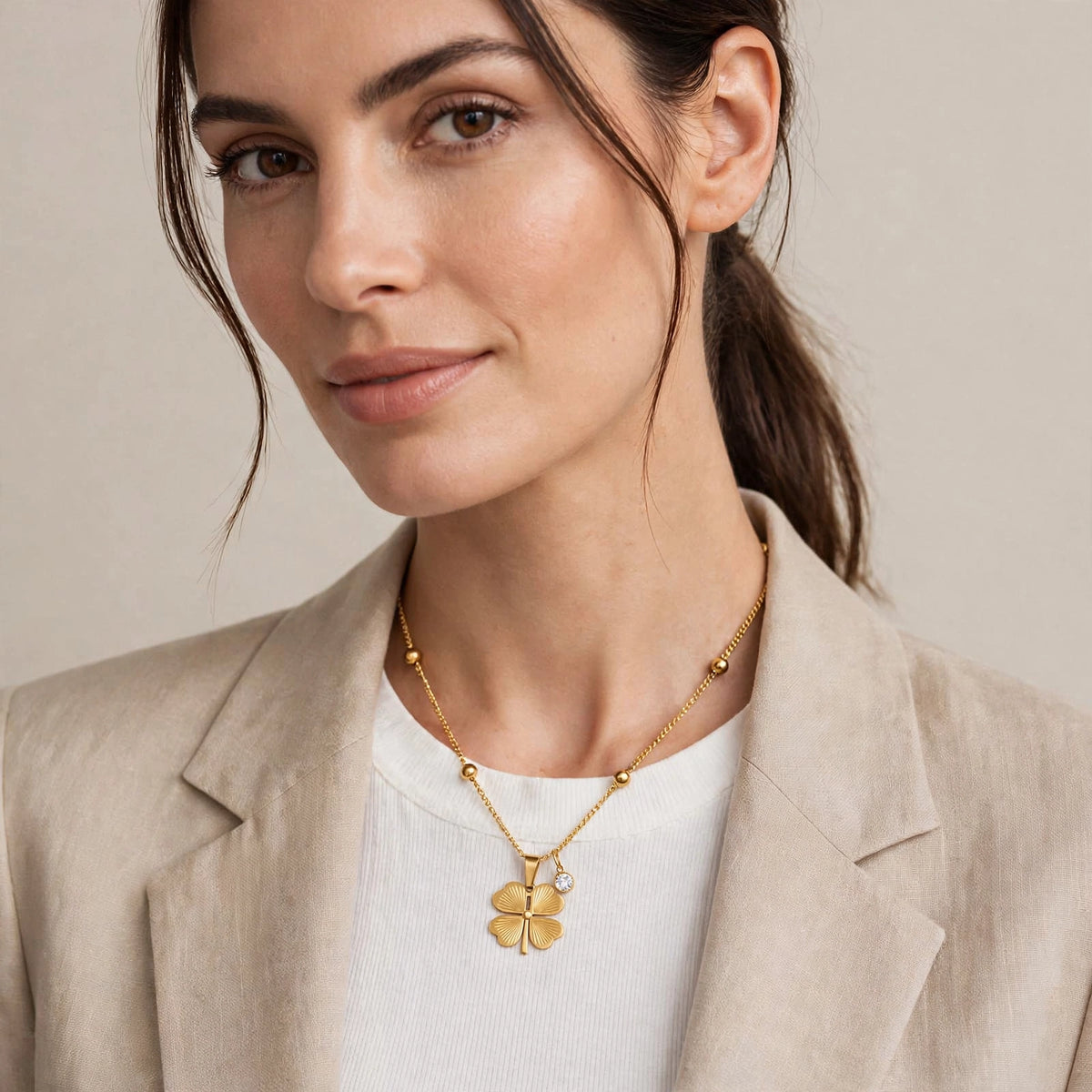 Collar de Cadena Fina con Trébol